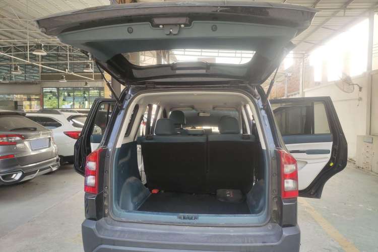 Used SWM Dahu EDi 2023 EDi 1.5L Luxury Model 5 Seats Trunk