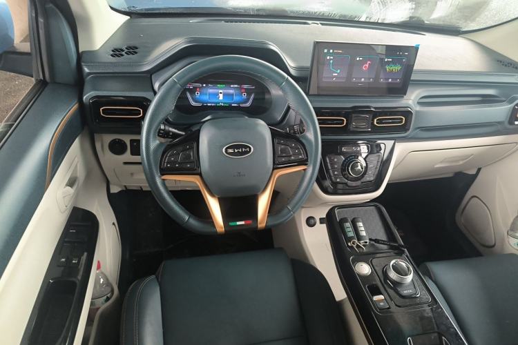 Used SWM Dahu EDi 2023 EDi 1.5L Luxury Model 7 Seats Steering Wheel