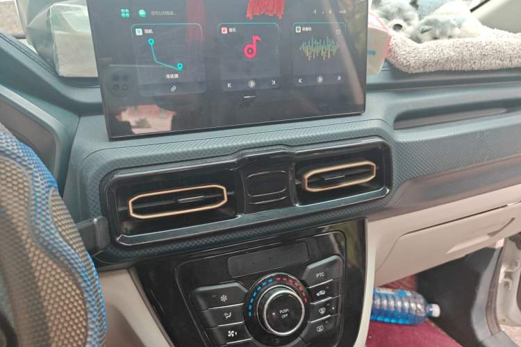 Used SWM Dahu EDi 2023 EDi 1.5L Luxury Model 7 Seats Audio And AC Panel
