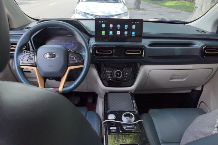 Used SWM Dahu EDi 2023 EDi 1.5L Comfort Model 7 Seats Center Console
