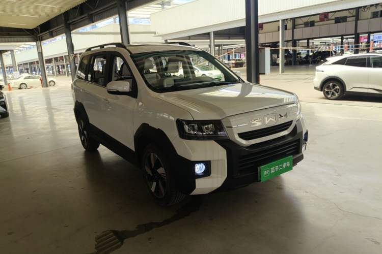 Used SWM Dahu EDi 2023 EDi 1.5L Luxury Model 7 Seats Front Right 45 Deg