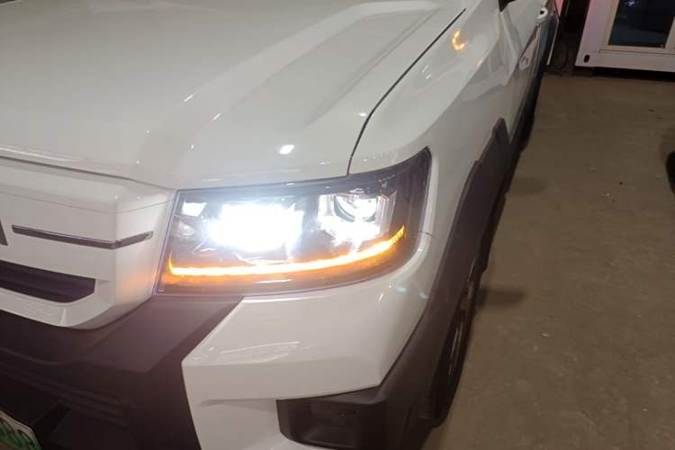 Used SWM Dahu EDi 2023 EDi 1.5L Comfort Model 7 Seats Left Front Headlight