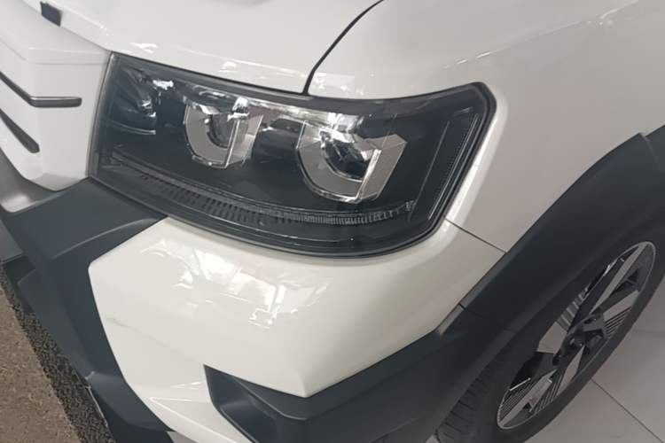 Used SWM Dahu EDi 2023 EDi 1.5L Luxury Model 7 Seats Left Front Headlight