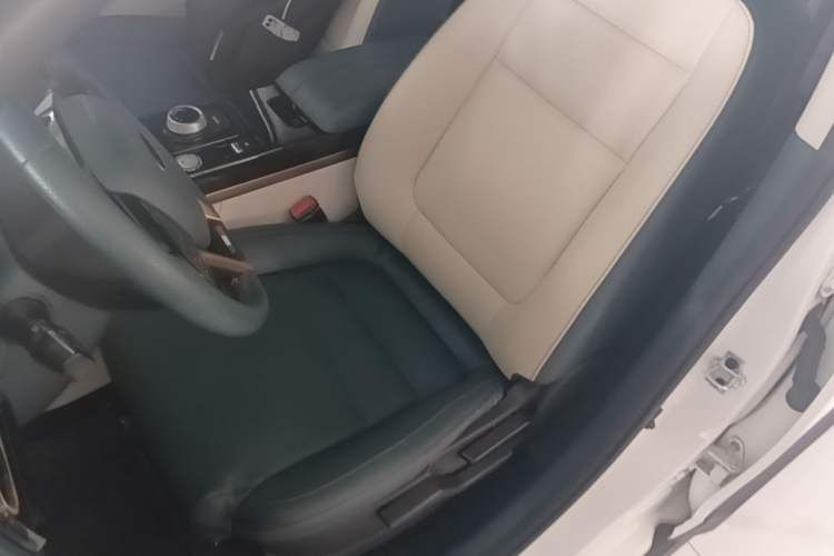 Used SWM Dahu EDi 2023 EDi 1.5L Luxury Model 7 Seats Left Front Seat