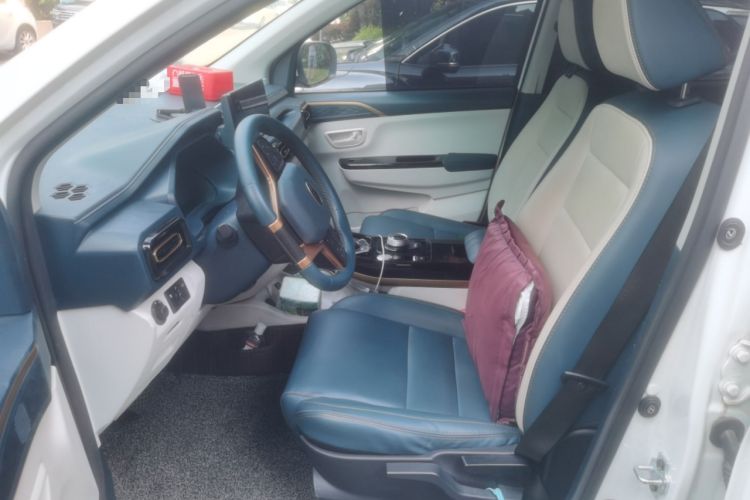 Used SWM Dahu EDi 2023 EDi 1.5L Comfort Model 7 Seats Left Front Seat