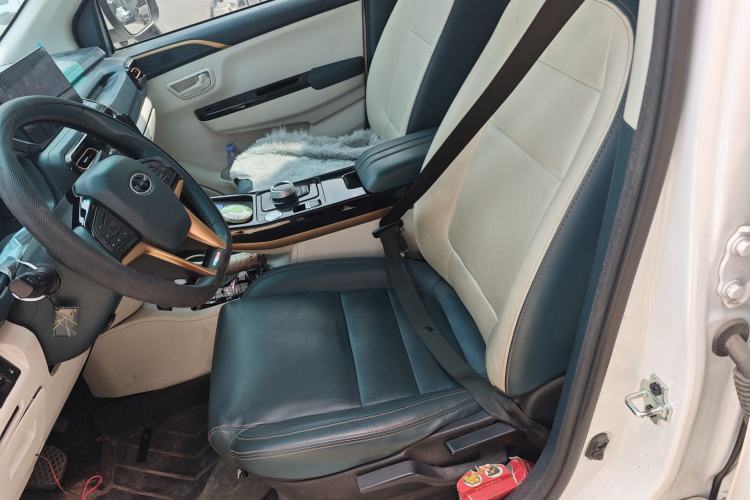 Used SWM Dahu EDi 2023 EDi 1.5L Comfort Model 7 Seats Left Front Seat