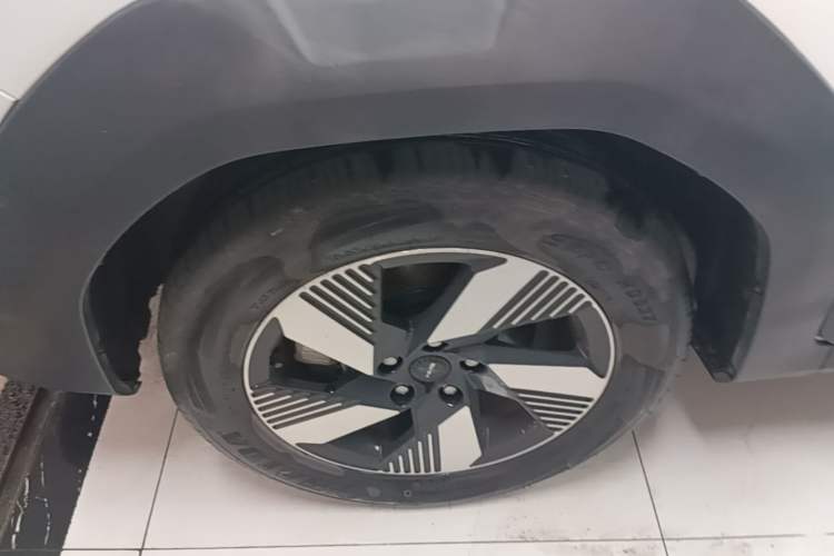 Used SWM Dahu EDi 2023 EDi 1.5L Luxury Model 7 Seats Left Front Wheel Hub