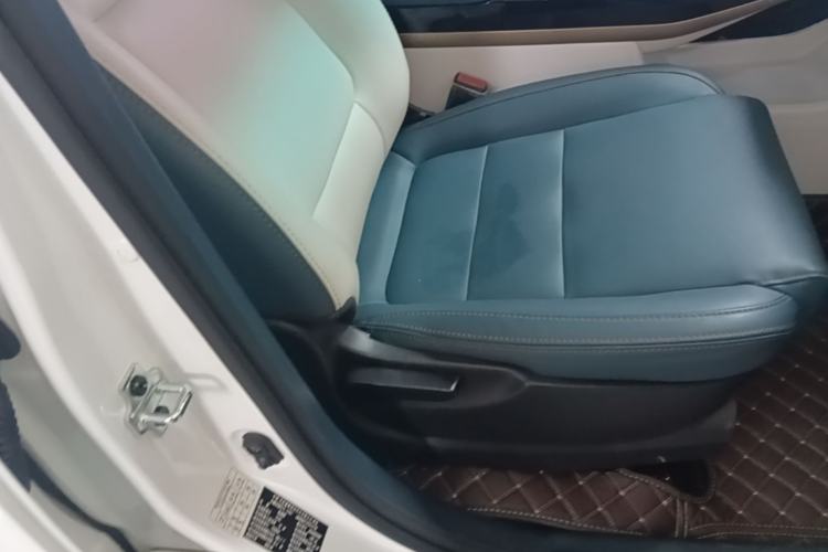 Used SWM Dahu EDi 2023 EDi 1.5L Luxury Model 7 Seats Right Front Seat