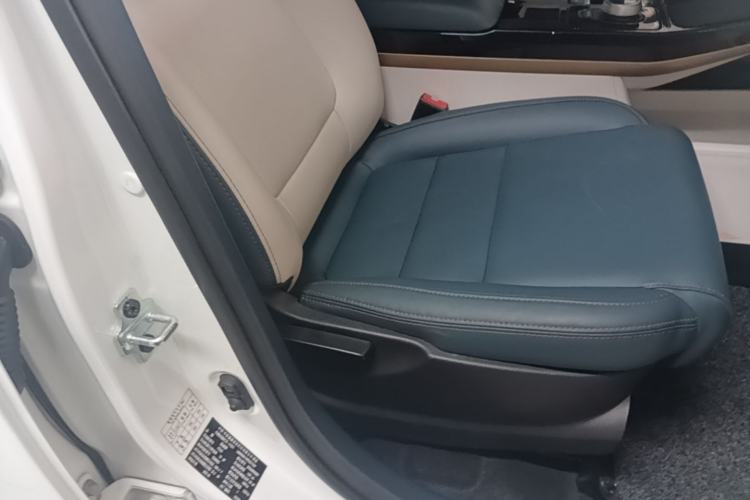 Used SWM Dahu EDi 2023 EDi 1.5L Luxury Model 7 Seats Right Front Seat