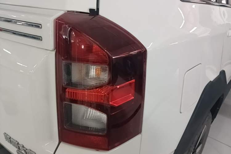 Used SWM Dahu EDi 2023 EDi 1.5L Luxury Model 7 Seats Right Rear Taillight