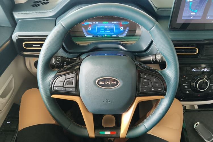 Used SWM Dahu EDi 2023 EDi 1.5L Luxury Model 7 Seats Steering Wheel