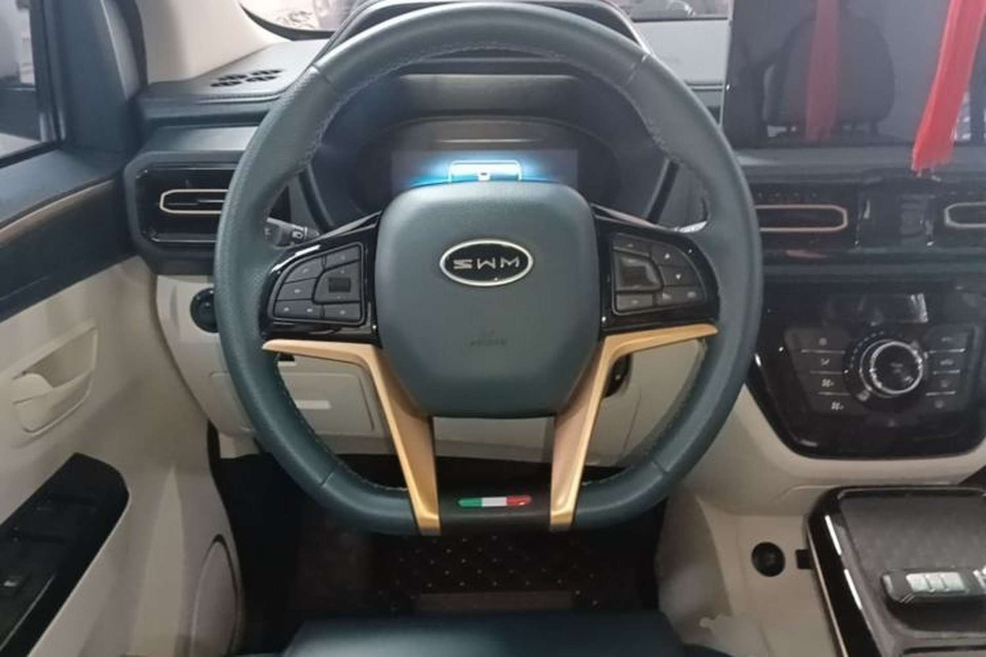 Used SWM Dahu EDi 2023 EDi 1.5L Luxury Model 7 Seats Steering Wheel