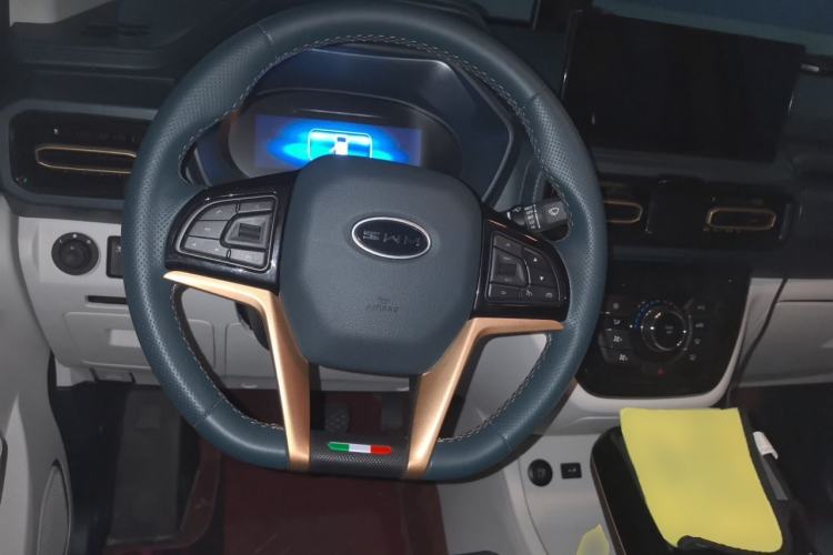 Used SWM Dahu EDi 2023 EDi 1.5L Luxury Model 7 Seats Steering Wheel