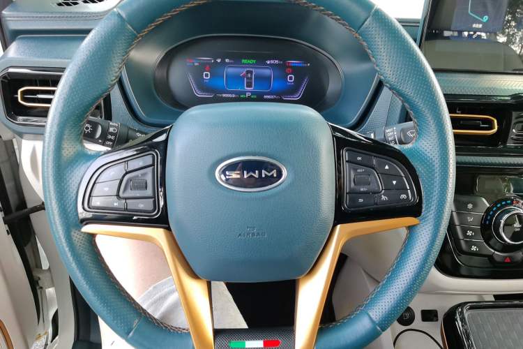 Used SWM Dahu EDi 2023 EDi 1.5L Comfort Model 7 Seats Steering Wheel