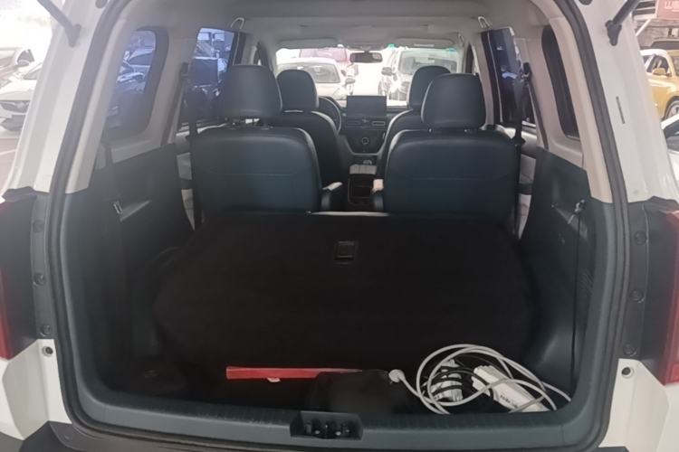 Used SWM Dahu EDi 2023 EDi 1.5L Luxury Model 7 Seats Trunk