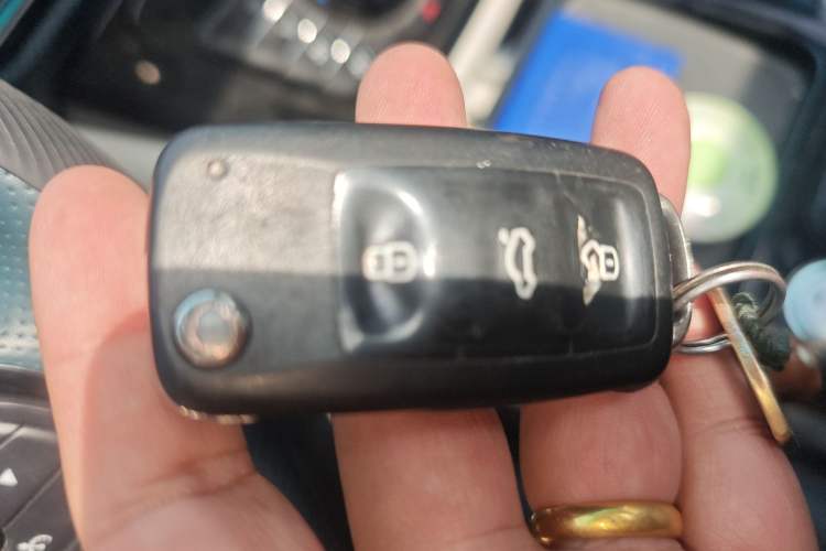 Used SWM Dahu EDi 2023 EDi 1.5L Comfort Model 7 Seats Vehicle Key