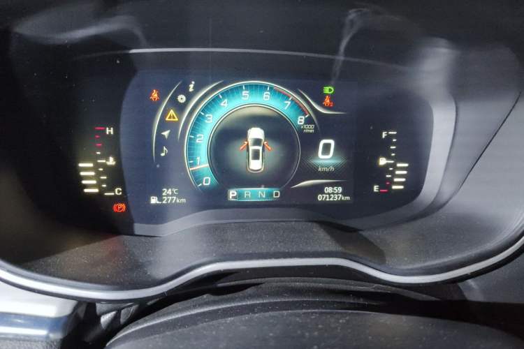 Used SWM G01 2018 1.5T Automatic Smart UP Odometer Close Up