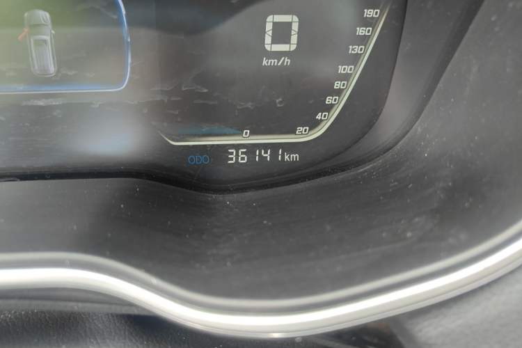 Used SWM G01 2018 1.5T Manual Smart UP Odometer Close Up