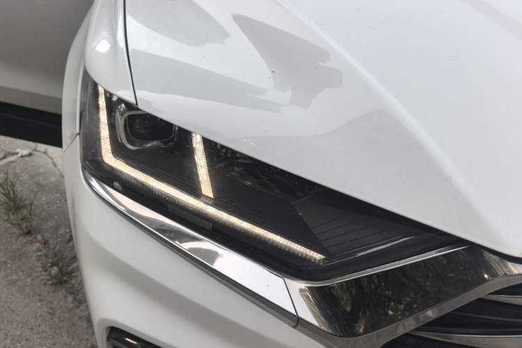 Used SWM G01 2018 1.5T Automatic Ao UP Right Front Headlight