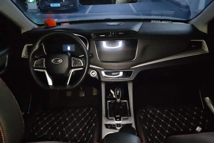 Used SWM G01 2019 1.5T Manual UPGRADE UP China VI Center Console