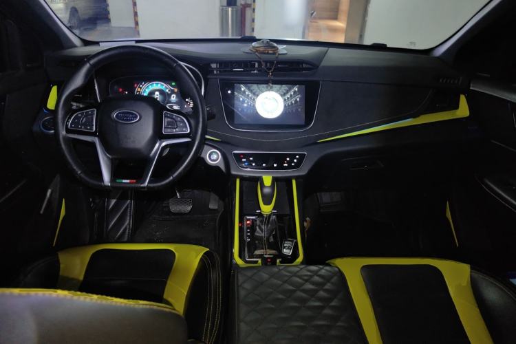 Used SWM G01 2019 F Version 1.5T Automatic Diamond Powder Edition China VI Center Console