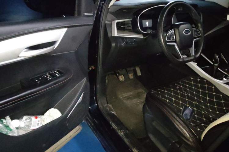 Used SWM G01 2019 1.5T Manual UPGRADE UP China VI Driver Seat