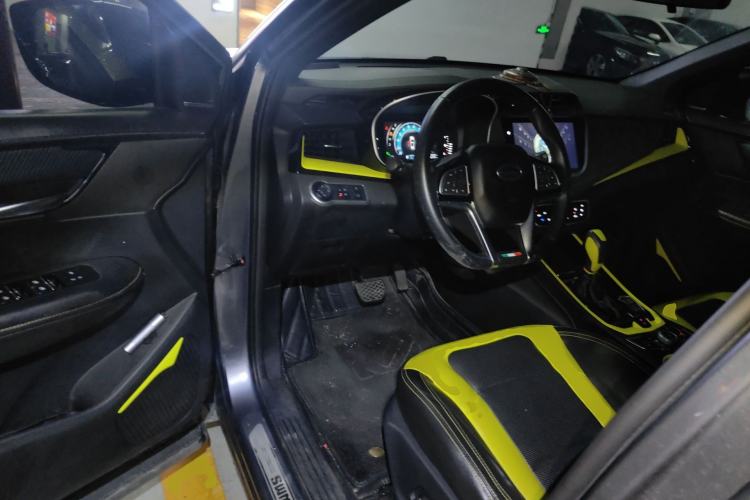 Used SWM G01 2019 F Version 1.5T Automatic Diamond Powder Edition China VI Driver Seat