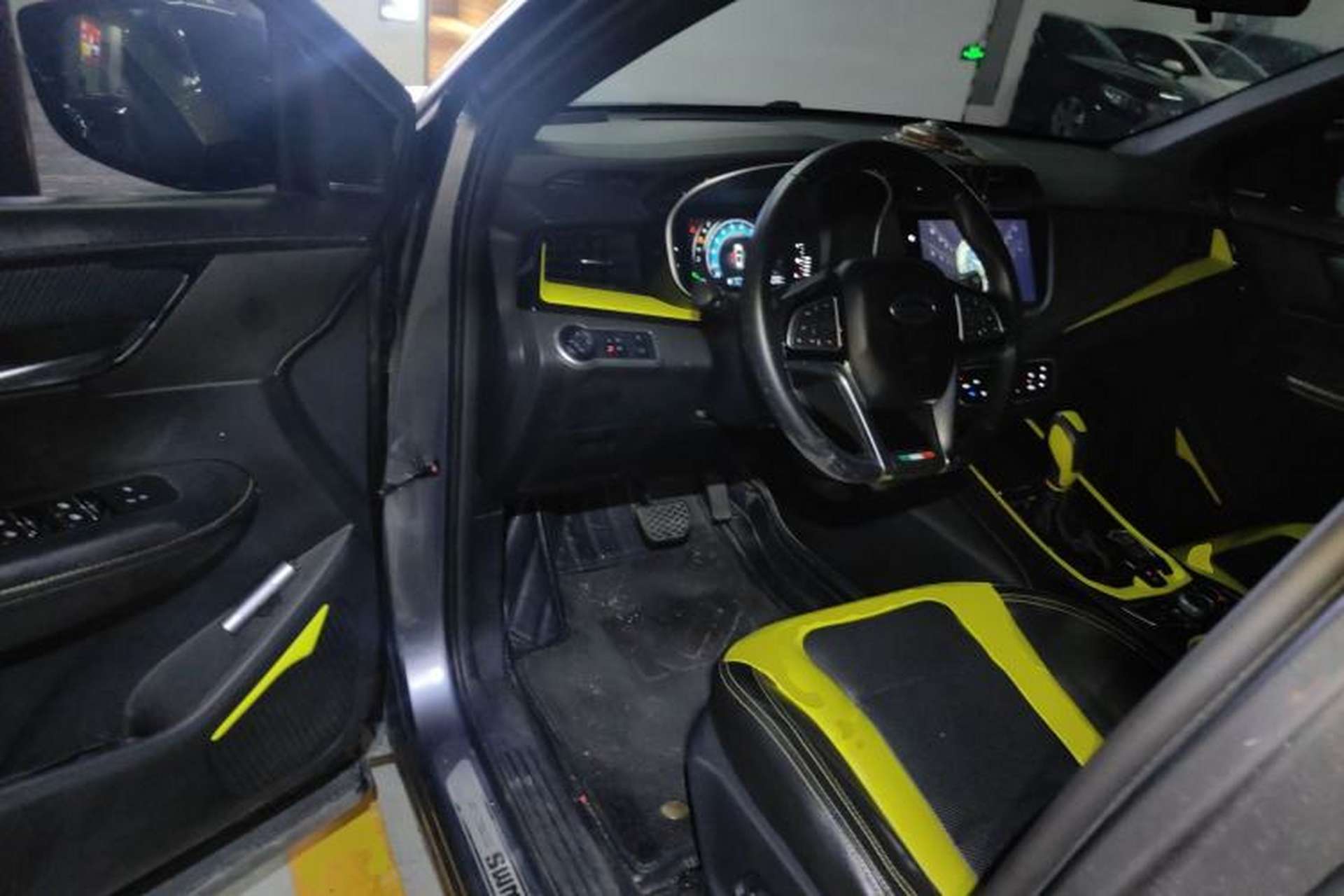 Used SWM G01 2019 F Version 1.5T Automatic Diamond Powder Edition China VI Driver Seat