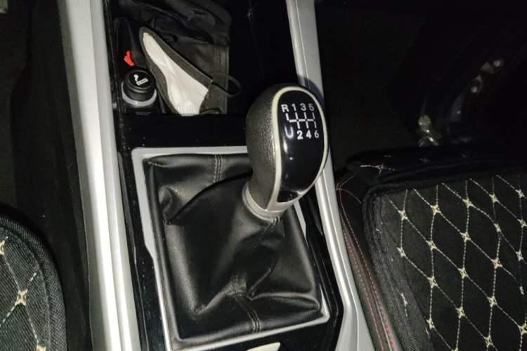 Used SWM G01 2019 1.5T Manual UPGRADE UP China VI Gear Lever