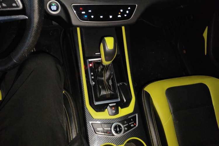 Used SWM G01 2019 F Version 1.5T Automatic Diamond Powder Edition China VI Gear Lever