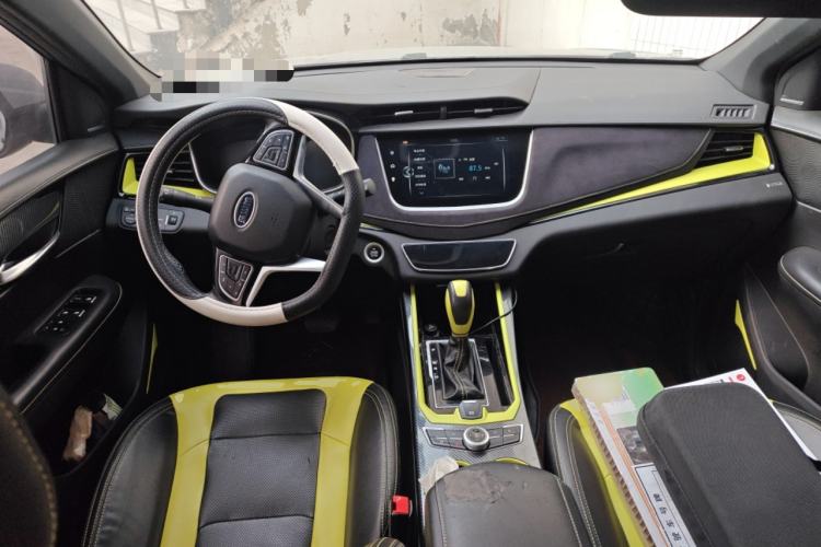 Used SWM G01 2019 F Version 1.5T Automatic Golden Powder Edition National VI Center Console