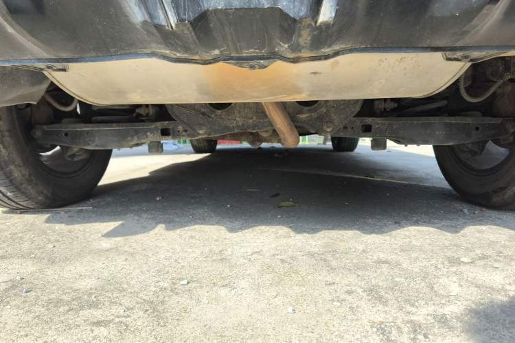 Used SWM G01 2019 F Version 1.5T Automatic Silver Powder Edition China VI Emission Standard Chassis Rear