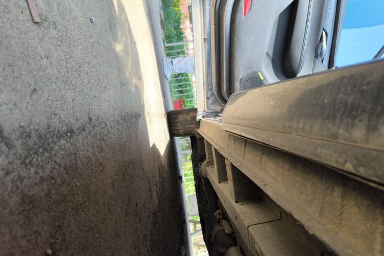 Used SWM G01 2019 F Version 1.5T Automatic Silver Powder Edition China VI Emission Standard Chassis Rear Left