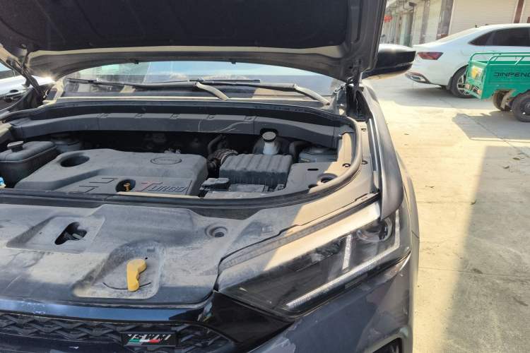 Used SWM G01 2019 F Version 1.5T Automatic Silver Powder Edition China VI Emission Standard Engine Bay Left