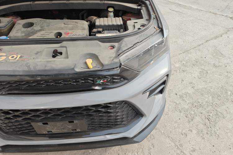 Used SWM G01 2019 F Version 1.5T Automatic Golden Powder Edition National VI Engine Bay Left