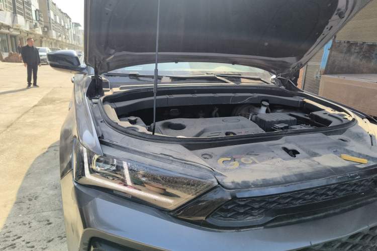 Used SWM G01 2019 F Version 1.5T Automatic Silver Powder Edition China VI Emission Standard Engine Bay Right