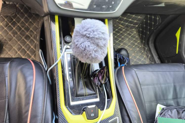 Used SWM G01 2019 F Version 1.5T Automatic Silver Powder Edition China VI Emission Standard Gear Lever