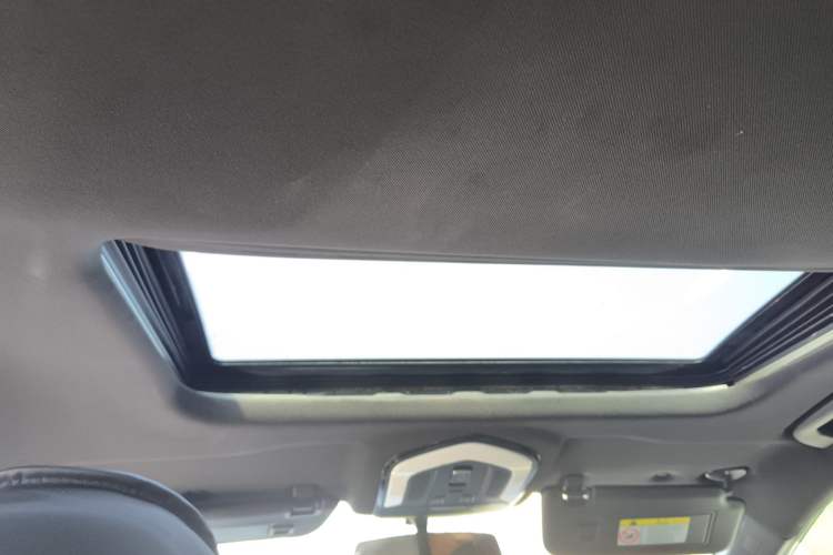 Used SWM G01 2019 F Version 1.5T Automatic Silver Powder Edition China VI Emission Standard Headliner