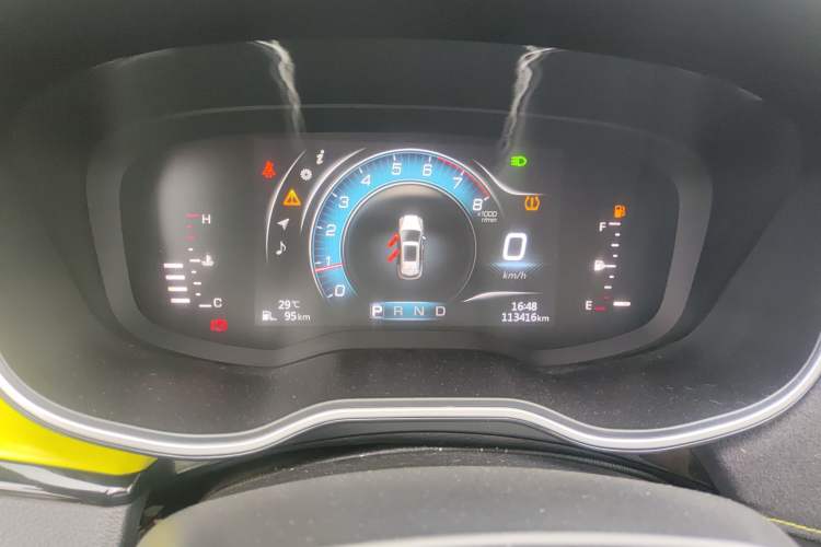 Used SWM G01 2019 F Version 1.5T Automatic Golden Powder Edition National VI Odometer Close Up