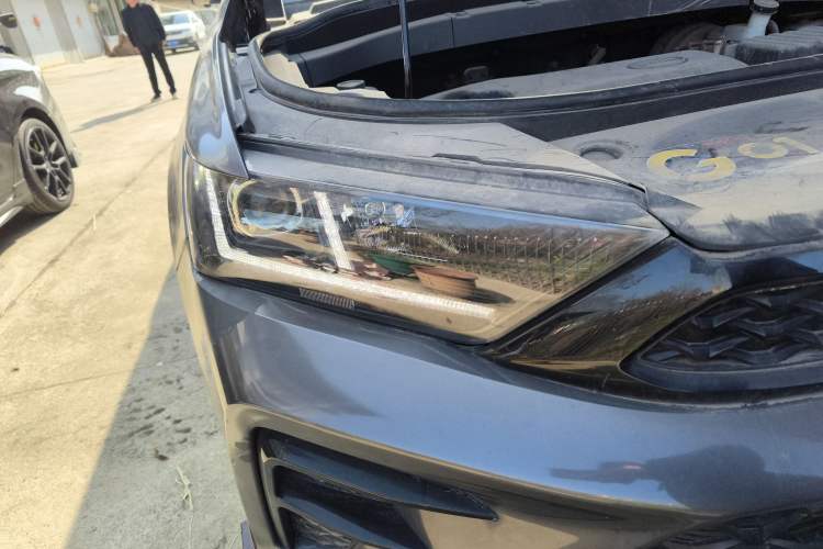 Used SWM G01 2019 F Version 1.5T Automatic Silver Powder Edition China VI Emission Standard Right Front Headlight