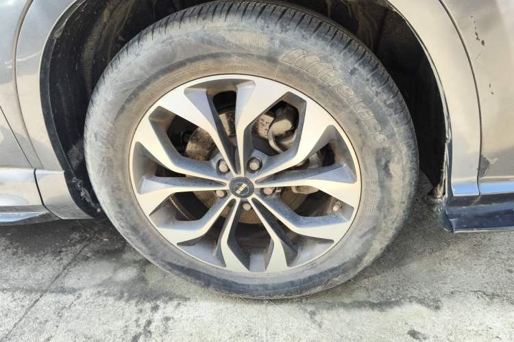 Used SWM G01 2019 F Version 1.5T Automatic Silver Powder Edition China VI Emission Standard Right Front Wheel Hub