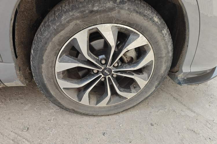 Used SWM G01 2019 F Version 1.5T Automatic Golden Powder Edition National VI Right Front Wheel Hub