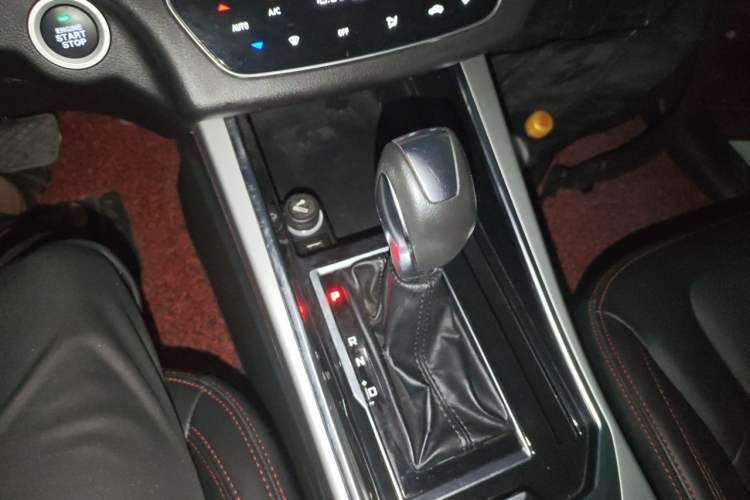Used SWM G01 2019 1.5T Automatic Smart UP China VI Gear Lever