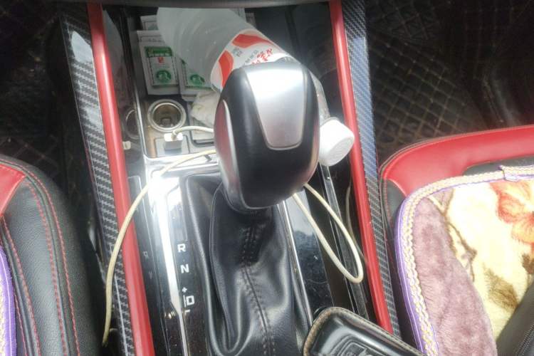 Used SWM G01 2019 F Version 1.5T Automatic Silver Powder Edition National V Gear Lever