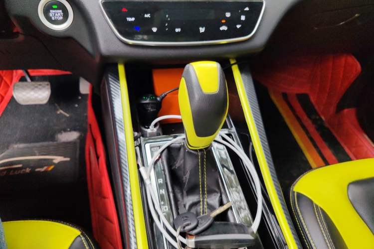 Used SWM G01 2019 F Version 1.5T Automatic Golden Powder Edition National V Gear Lever