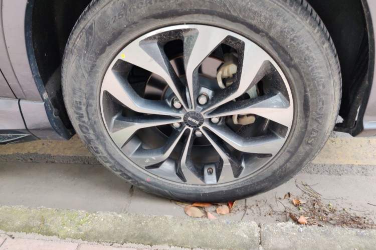 Used SWM G01 2019 F Version 1.5T Automatic Golden Powder Edition National V Right Front Wheel Hub