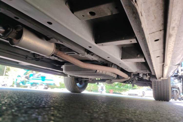 Used SWM G01 2019 F Version 1.5T Automatic Golden Powder Edition National VI Chassis Front Left