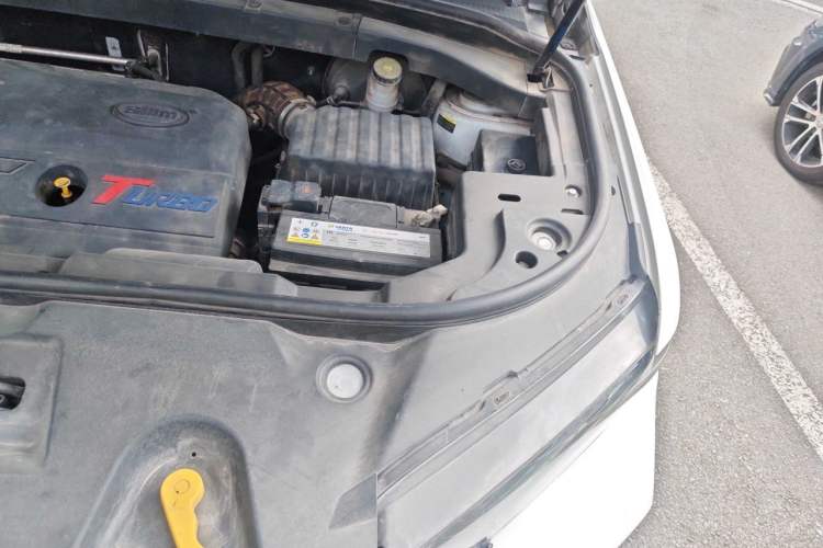 Used SWM G01 2019 F Version 1.5T Automatic Golden Powder Edition National VI Engine Bay Left