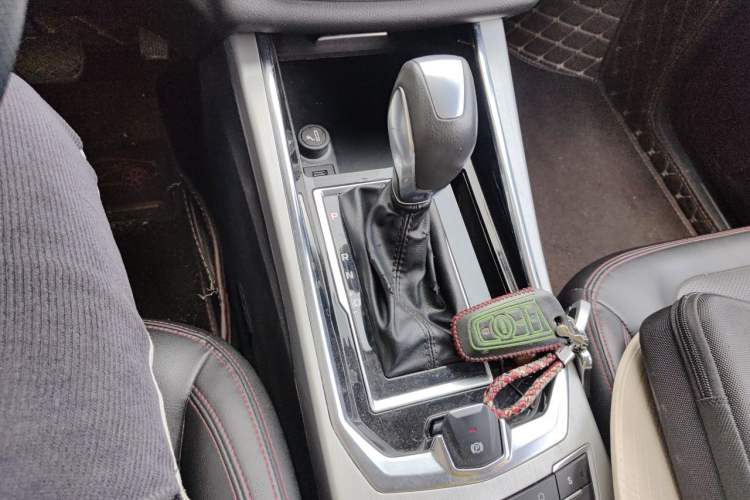Used SWM G01 2019 1.5T Automatic Premium UP China VI Emission Standard Gear Lever