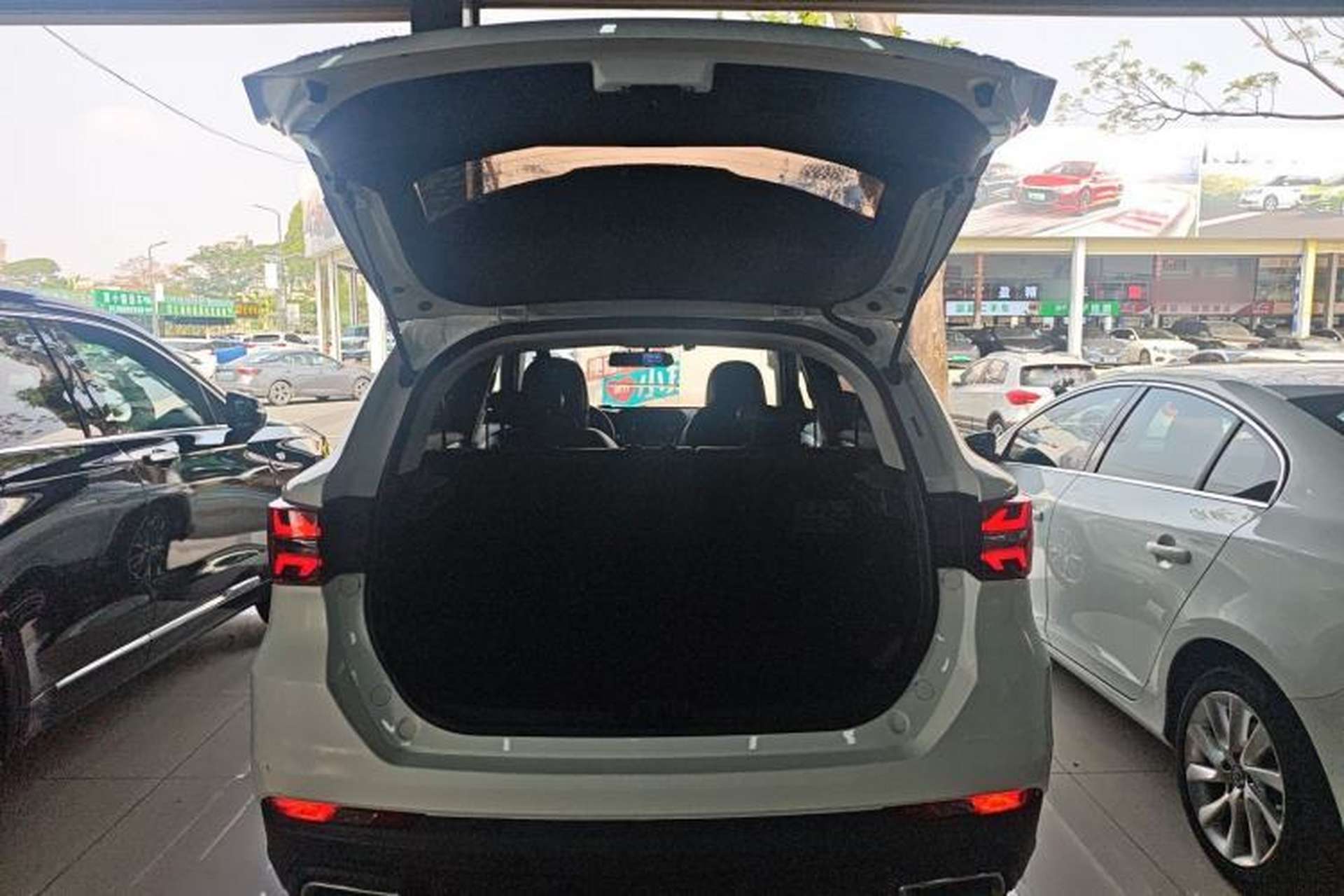 Used SWM G01 2019 1.5T Automatic Premium UP China VI Emission Standard Trunk